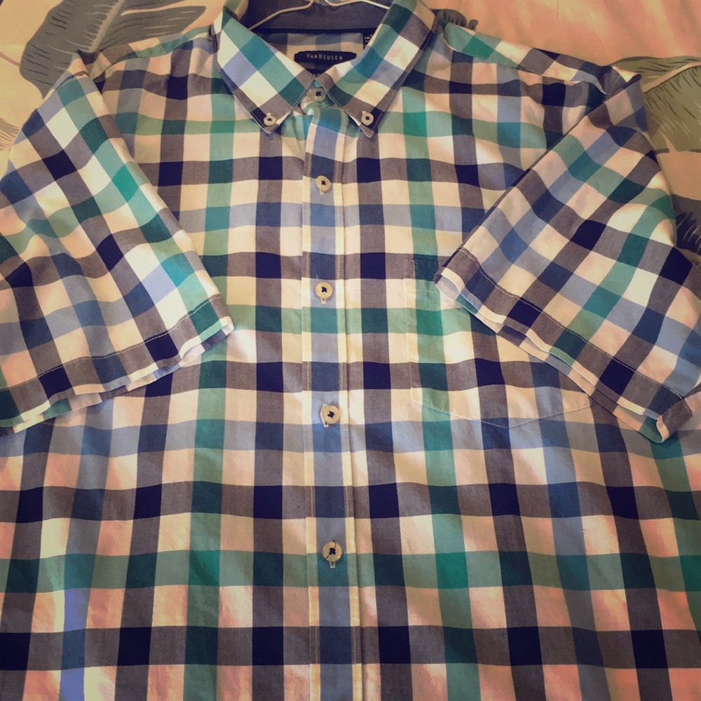 Large van Heusen shirt